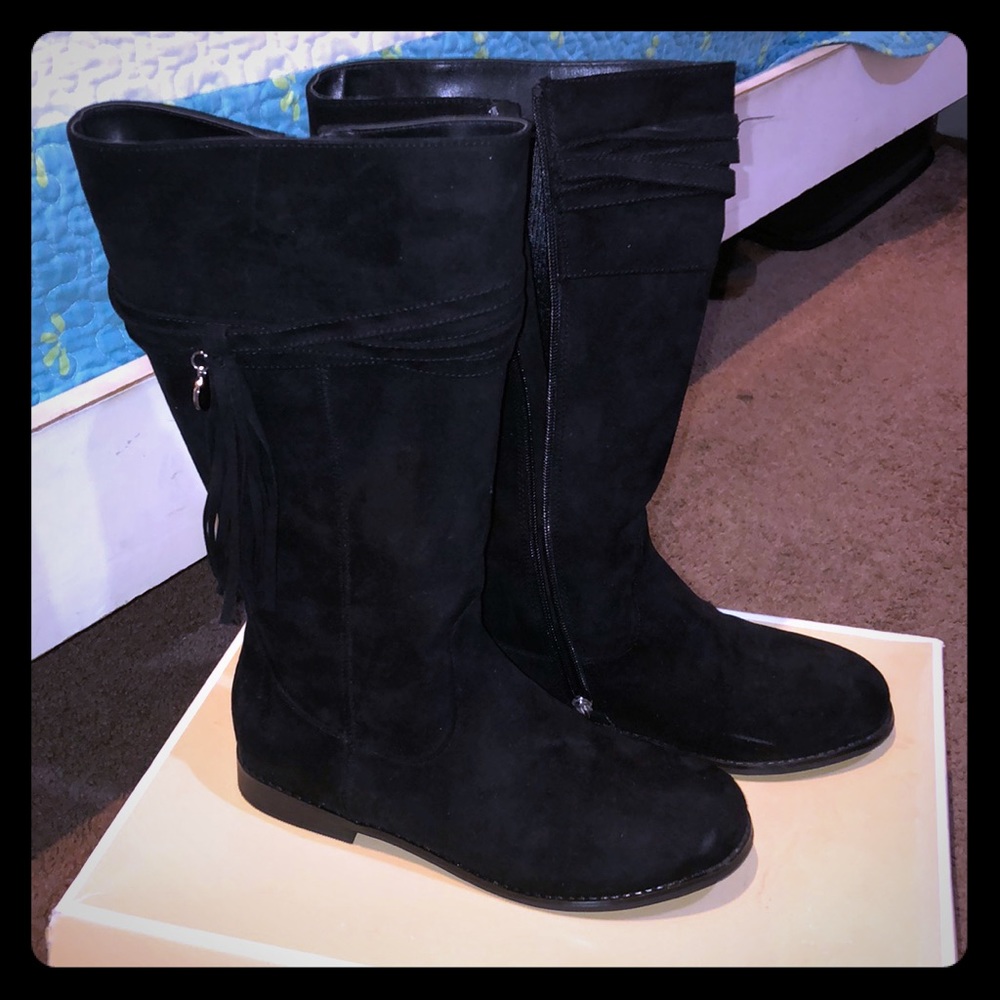 Nice warm black Michael Kors boots!